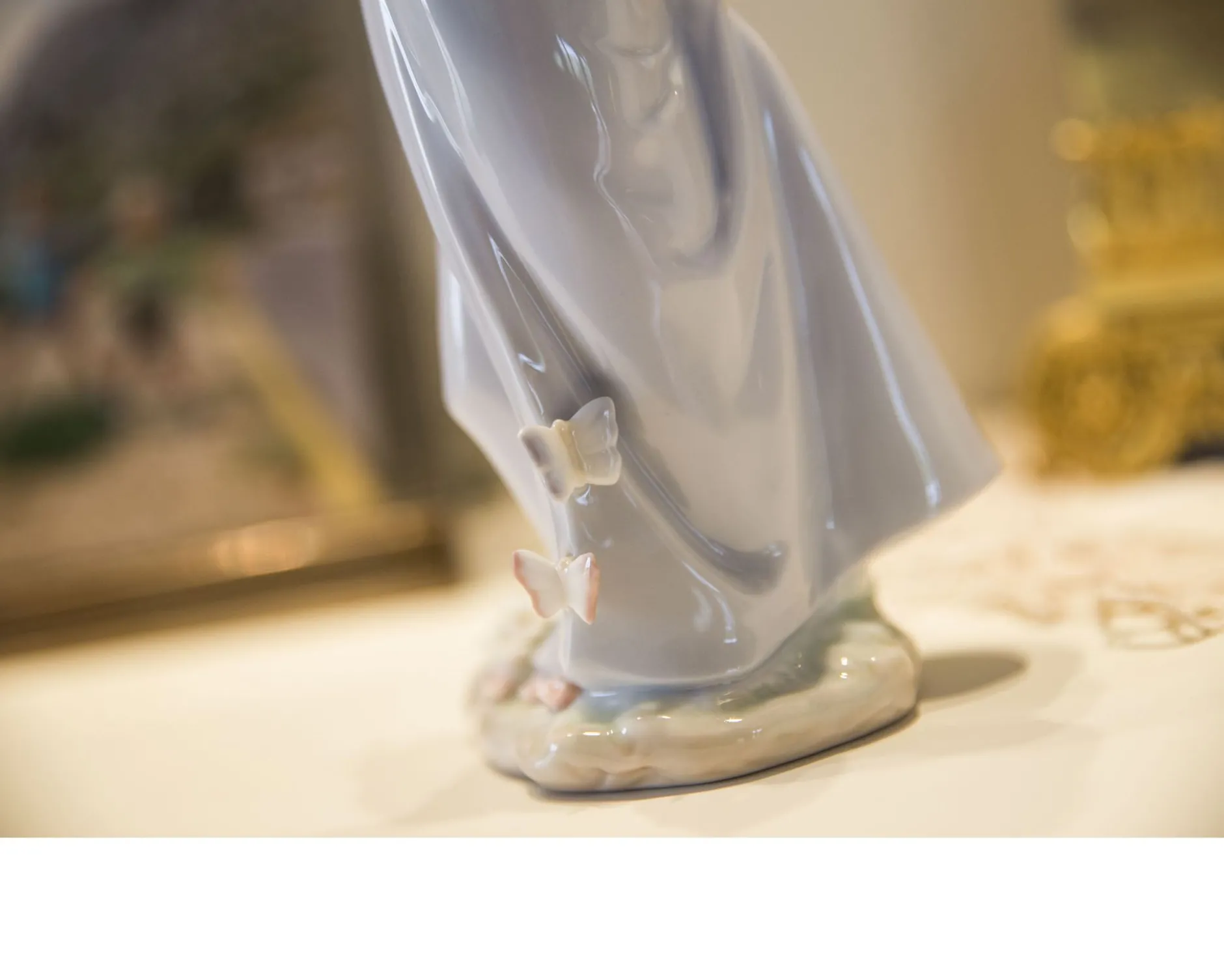 Amica delle farfalle porcellana Lladro'