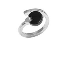 Anello miranda argento martellato con tondo di agata nera Selezione zanolli