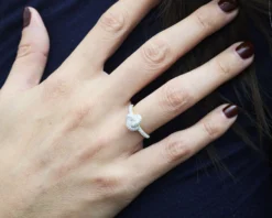 Anello nodo argento dorato con zirconi Sovrani