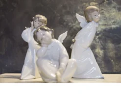 Angioletto curioso porcellana Lladro'