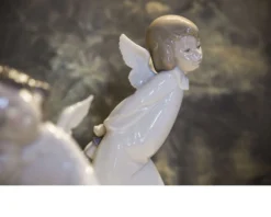 Angioletto curioso porcellana Lladro'