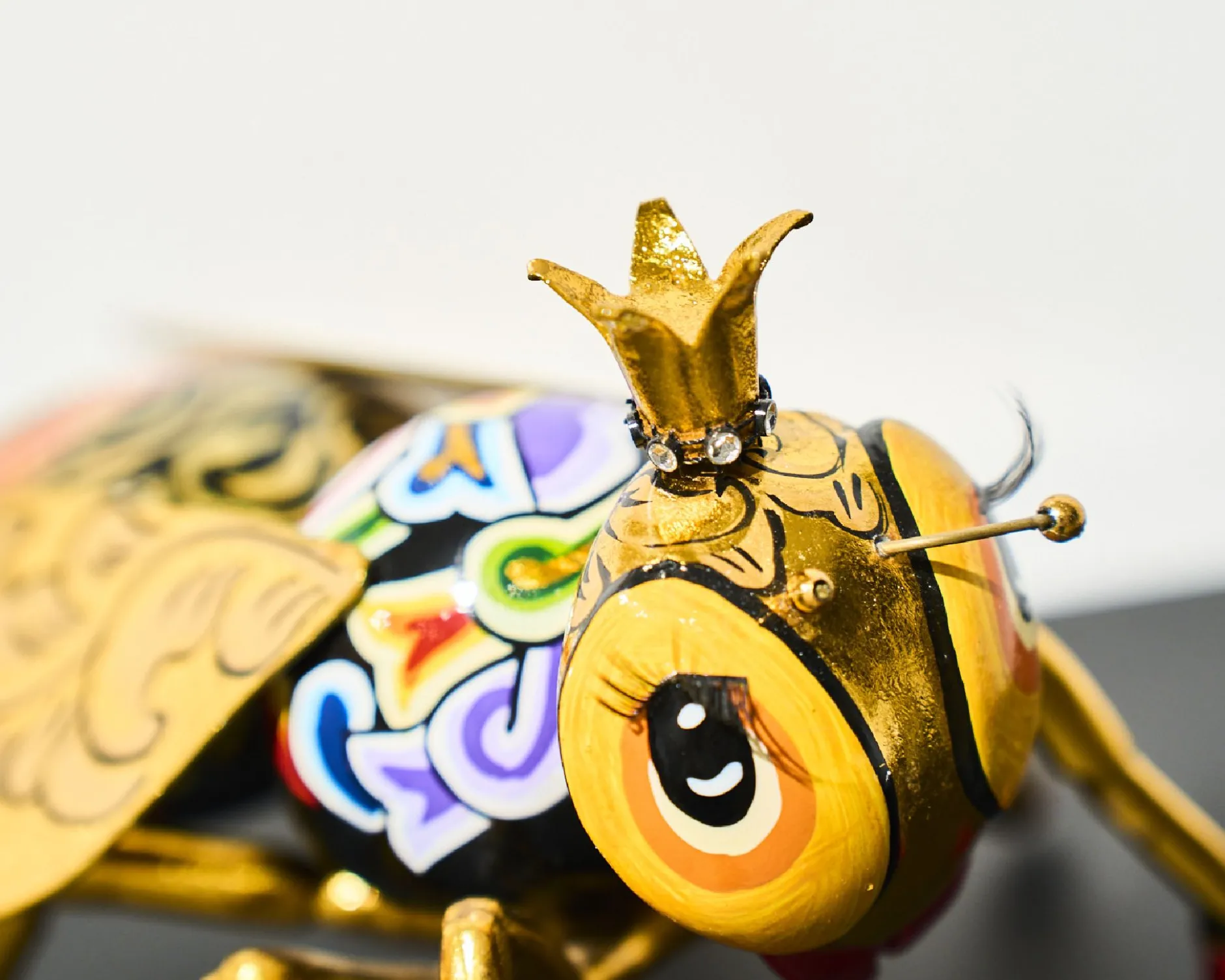 Ape honey b. Tom's drag