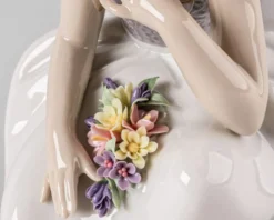 Bimba è arrivata la primavera porcellana Lladro'