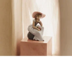 Bimba è arrivata la primavera porcellana Lladro'