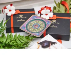 Bomboniera laurea piattino barocco mosaic porcellana con ciuffo portaconfetti Versace