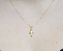 Ciondolo oro 9 kt con croce Unoaerre