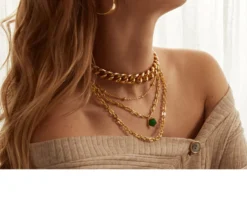 Collana gipsy in bronzo dorato con pendente verde Unoaerre