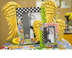 Cornice wings l dipinta a mano Tom's drag