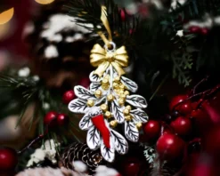 Idea regalo natale vischio oro e cornetto rosso Selezione zanolli