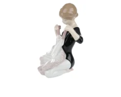 L'abito per il debutto porcellana Lladro'