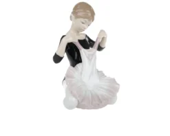 L'abito per il debutto porcellana Lladro'