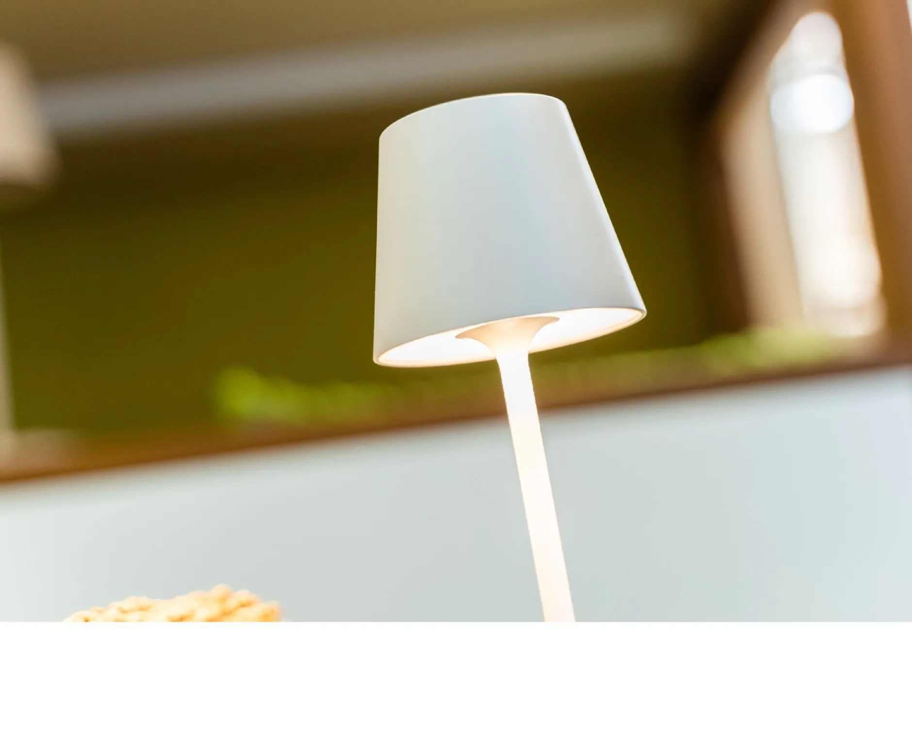 Lampada da tavolo poldina pro micro bianco Zafferano