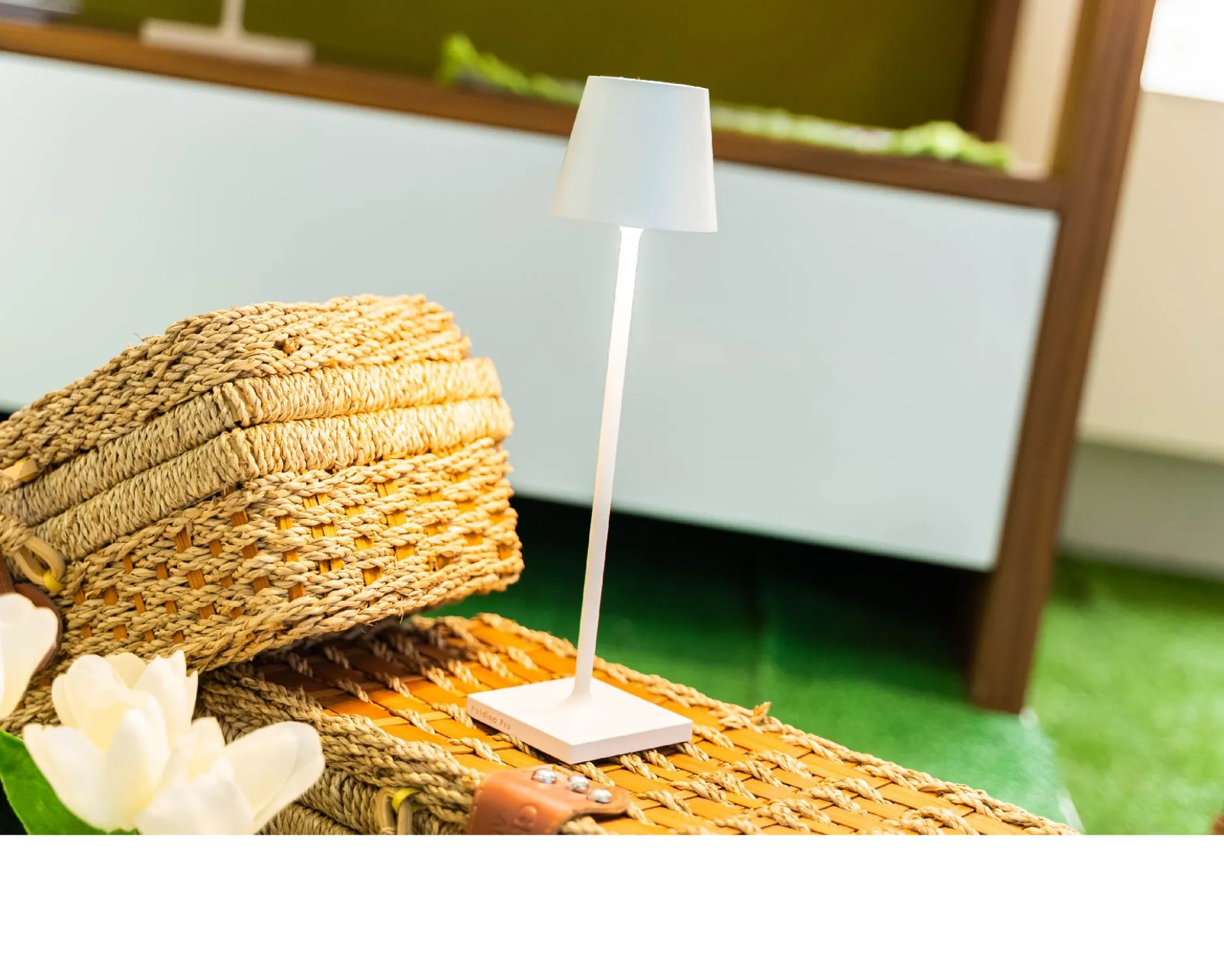 Lampada da tavolo poldina pro micro bianco Zafferano