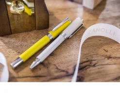 Penna roller tu resin gialla Aurora