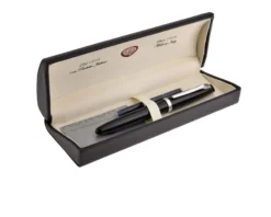 Penna stilografica style resin nera Aurora