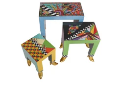 Set di tavolini drag side dipinti a mano tre pezzi Tom's drag